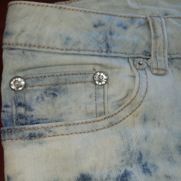 Shorts - Picture 4 of 4